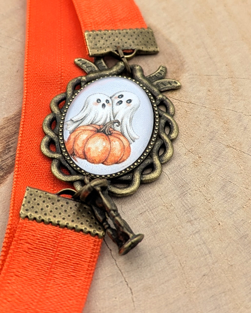📖 Marque-page cabochon – Le Bal des Esprits