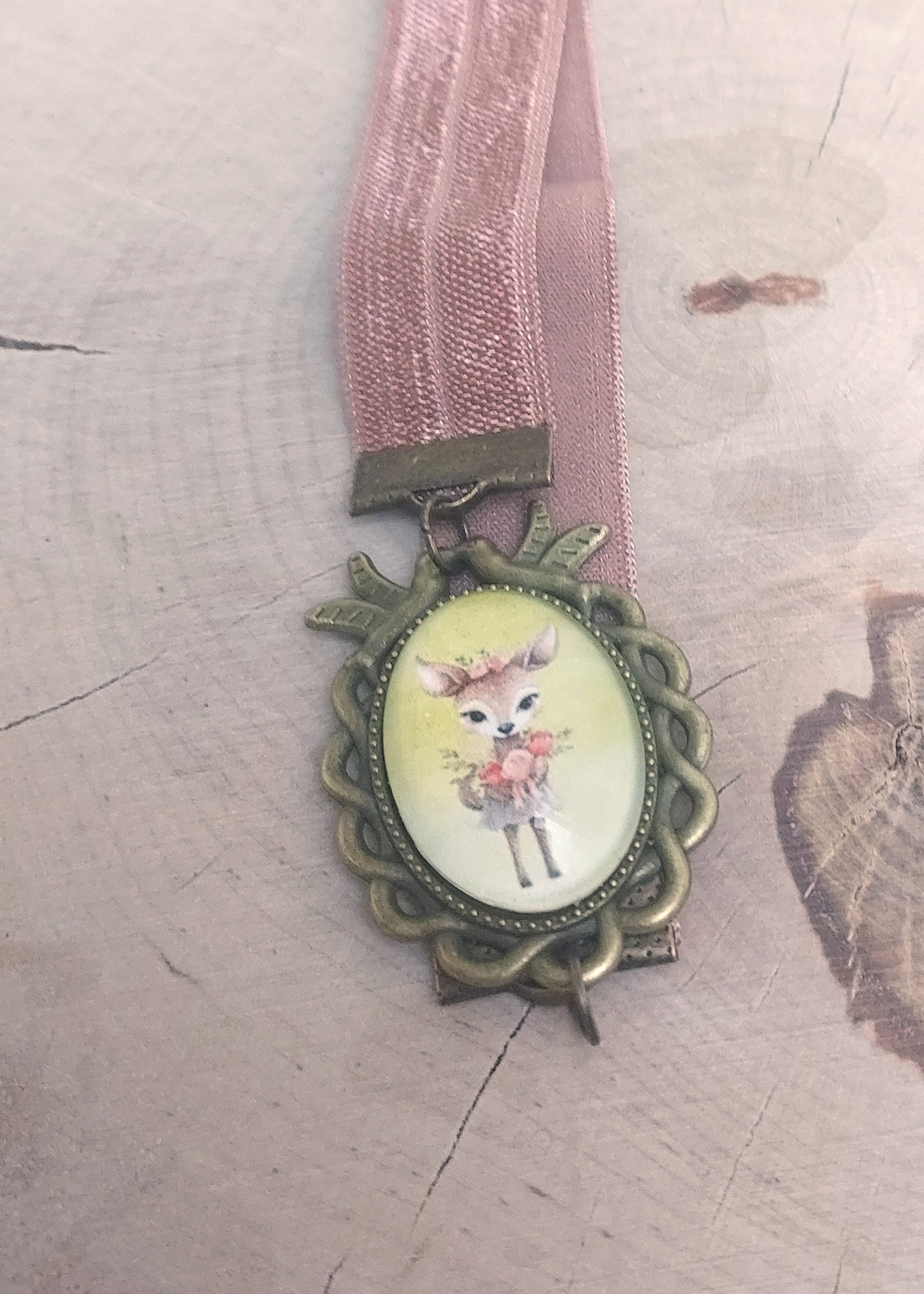 marque-pages cabochon artisanal avec élastique