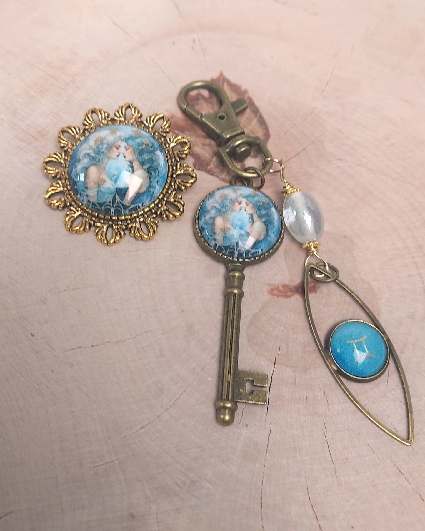 Pampille cabochon en verre originale et artisanale