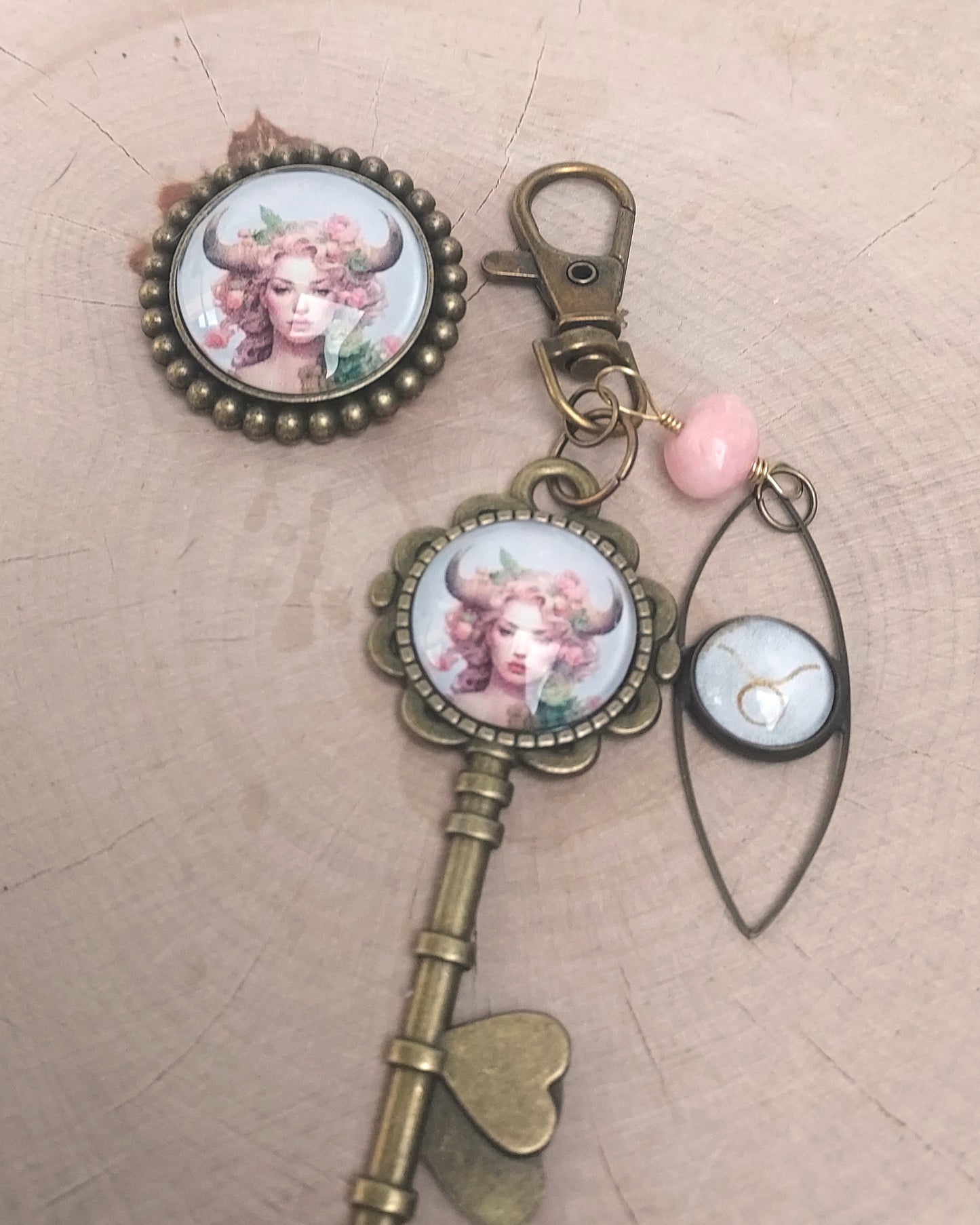 Pampille cabochon en verre originale et artisanale
