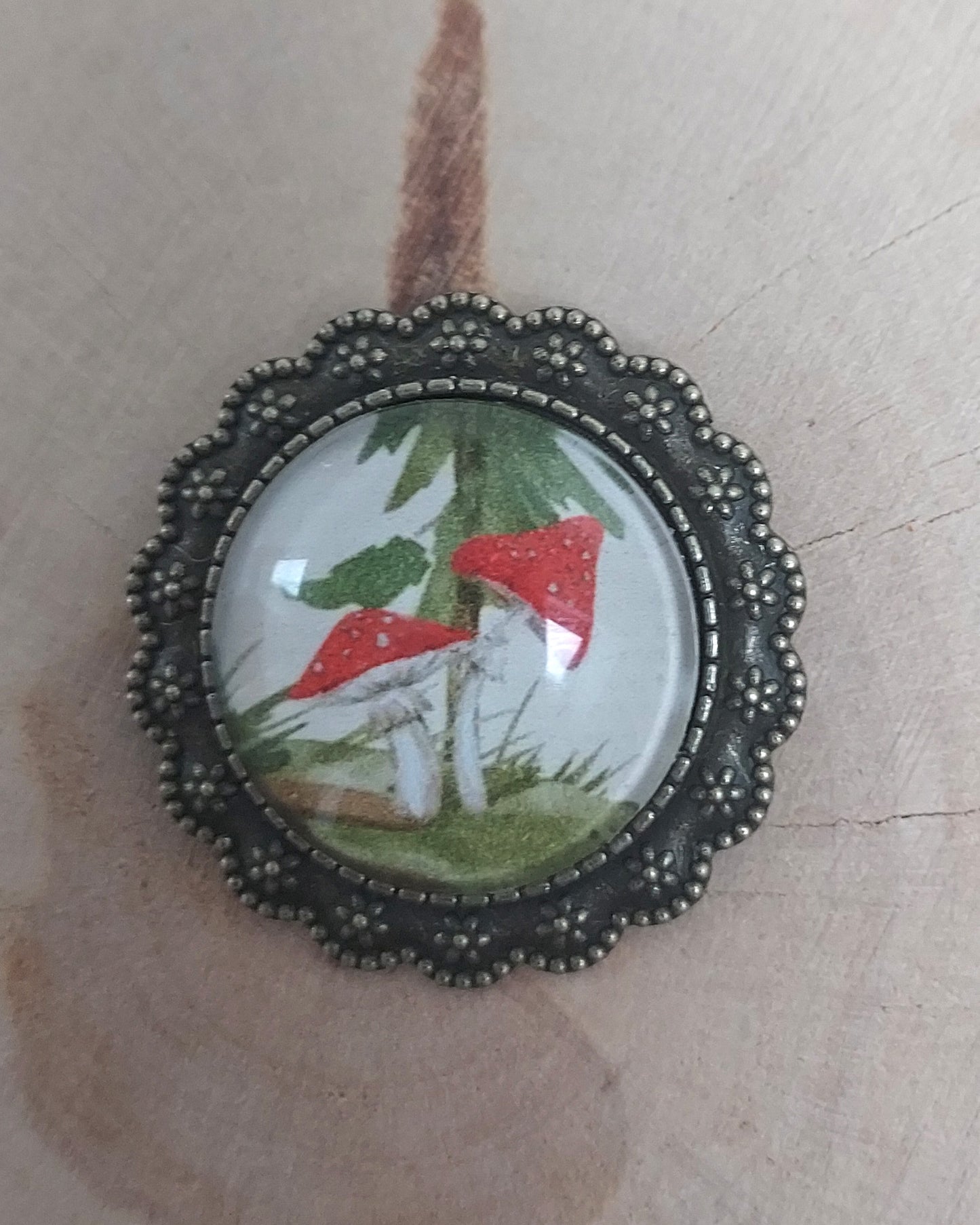 Broche Octobre