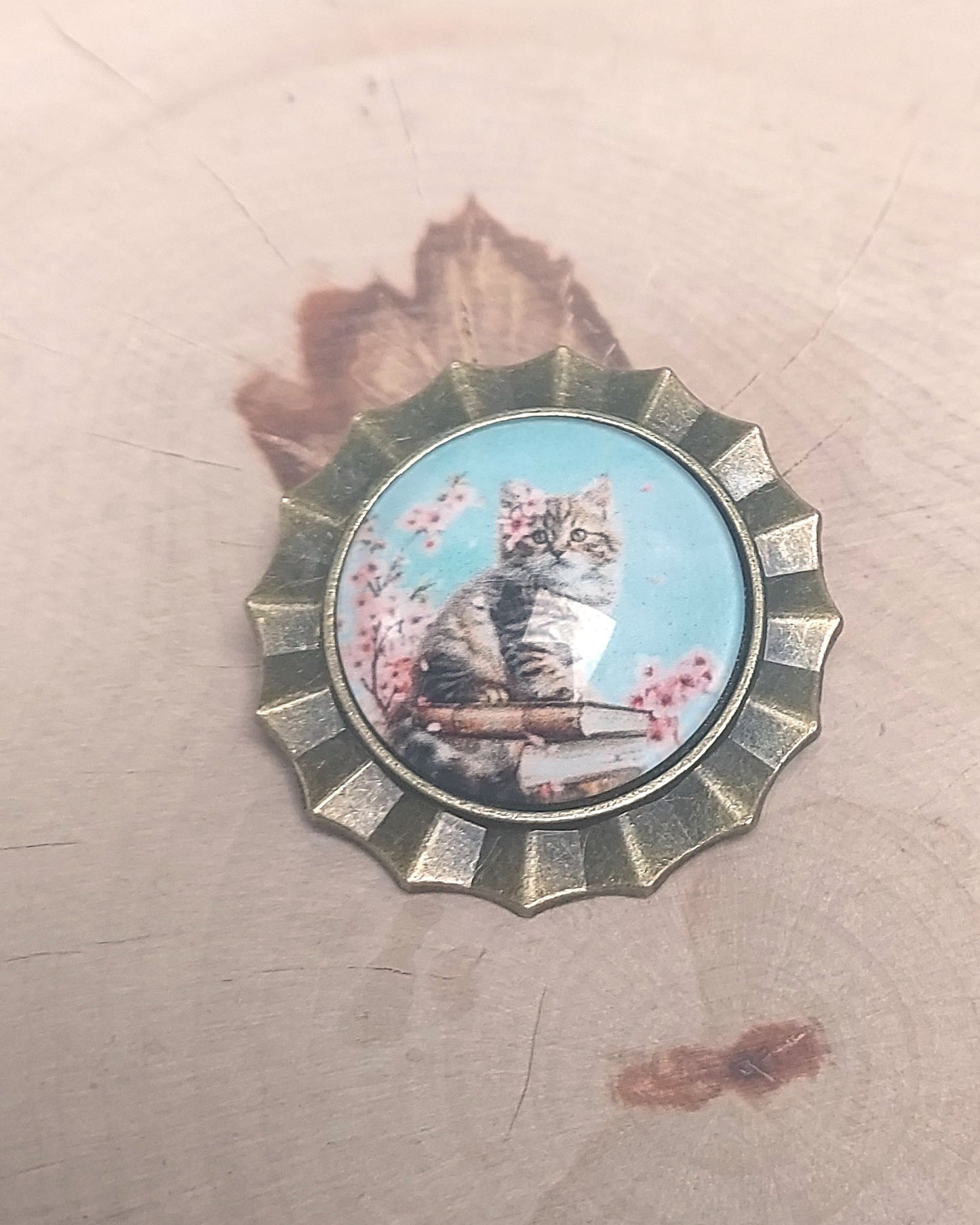 Broche cabochon en verre originale et artisanale