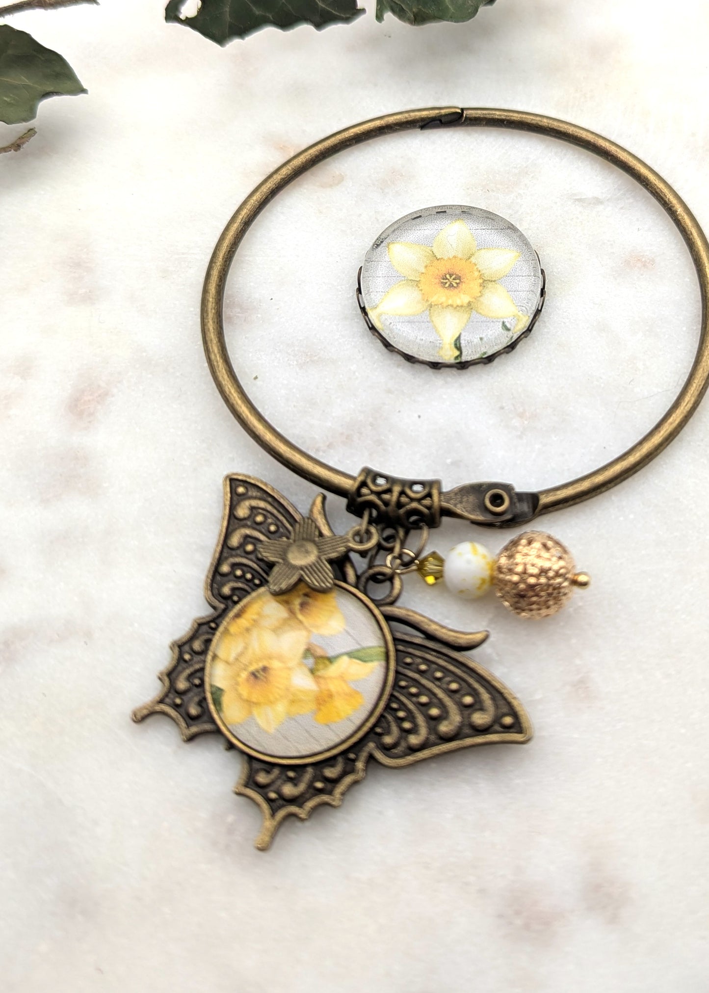 Garde-fils de broderie Narcisse