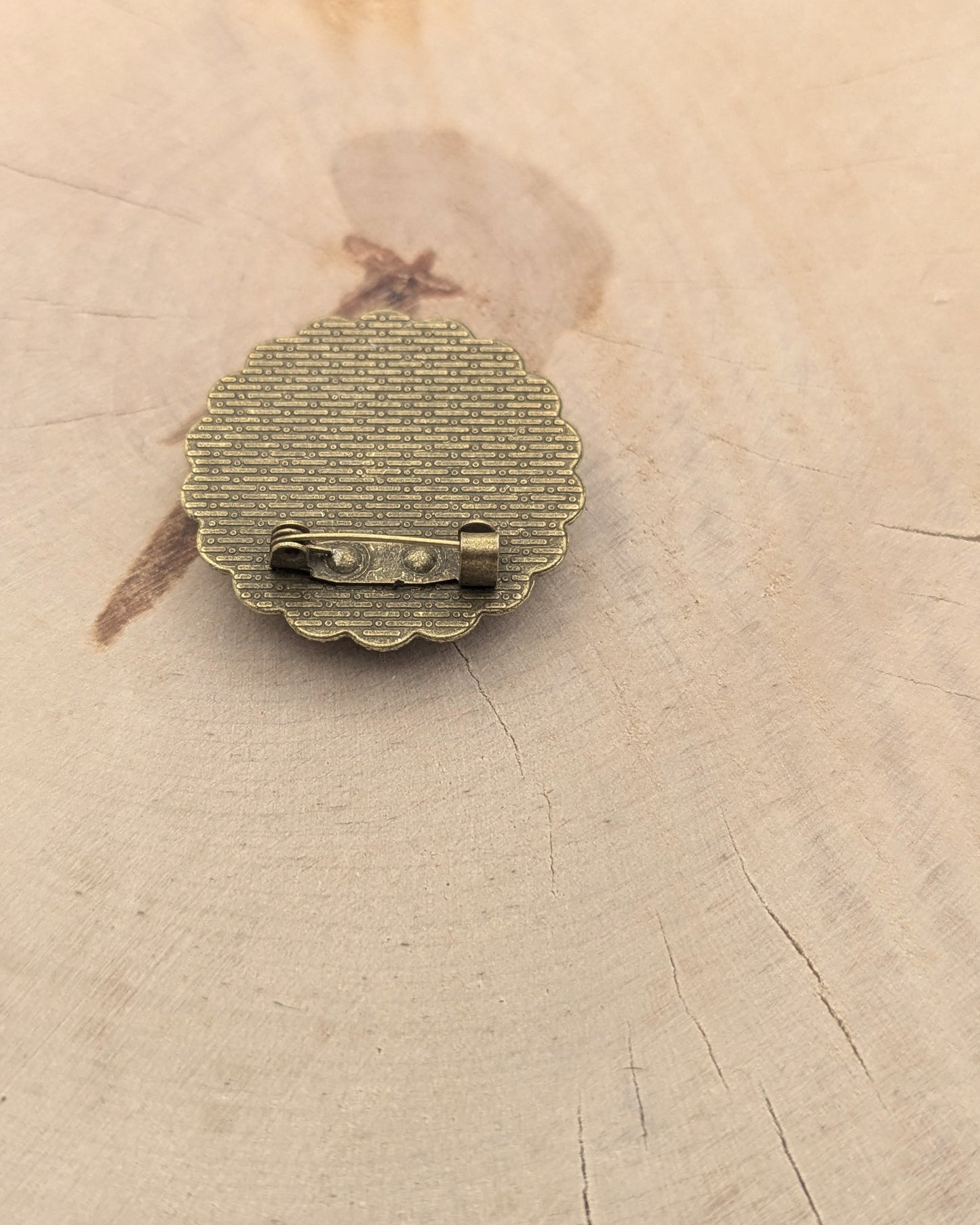 🎀 Broche – L'Anniversaire de Lucette