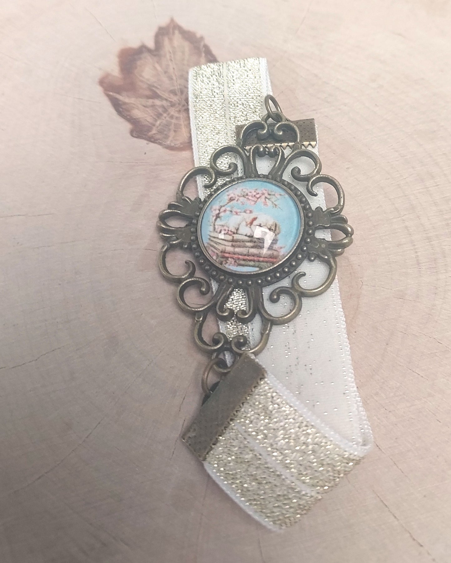marque-pages cabochon artisanal avec élastique