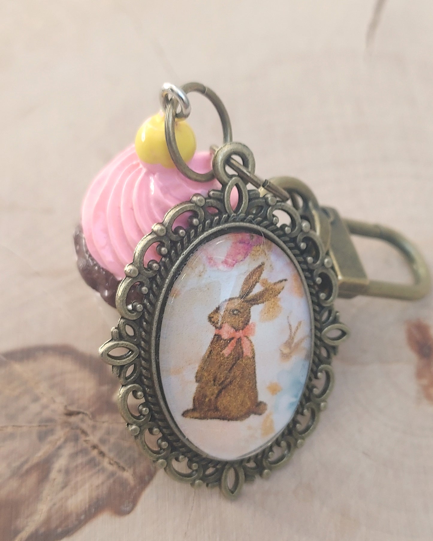 Pampille cabochon en verre originale et artisanale