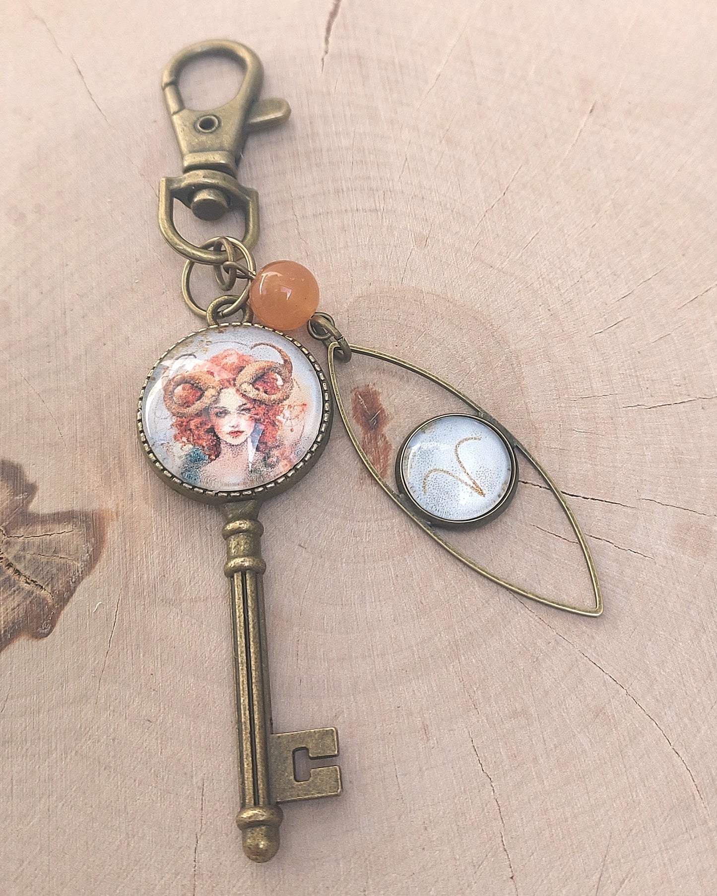 Pampille cabochon en verre originale et artisanale