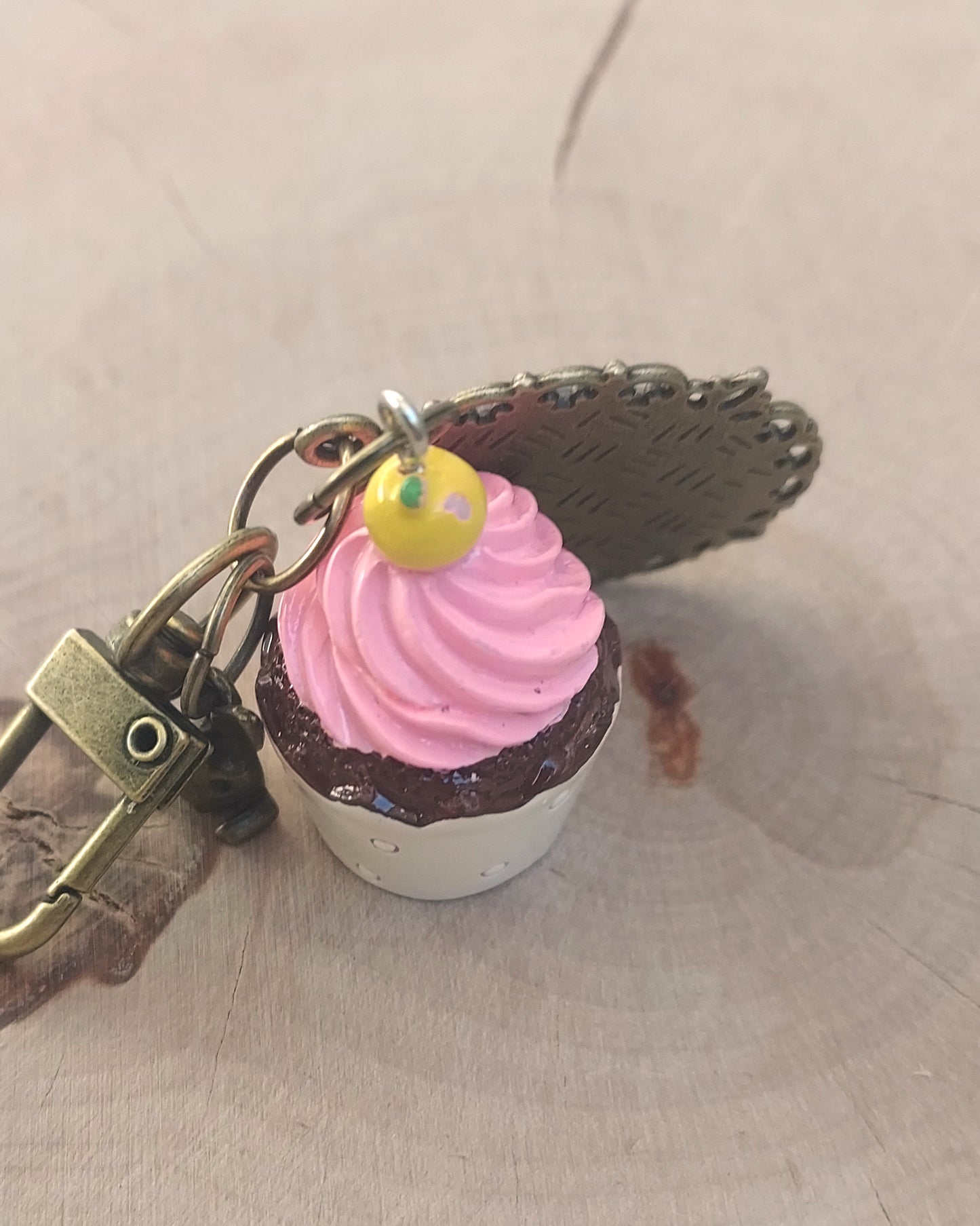 Pampille cabochon en verre originale et artisanale