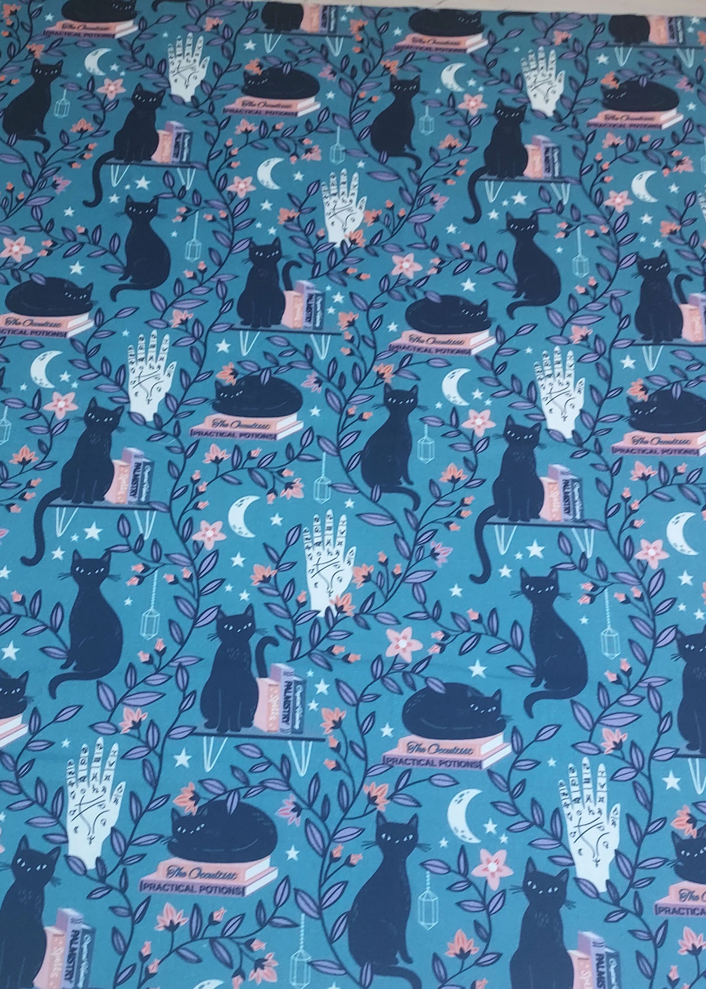 Tissu imprimé Dashwood Studio - Spellbound