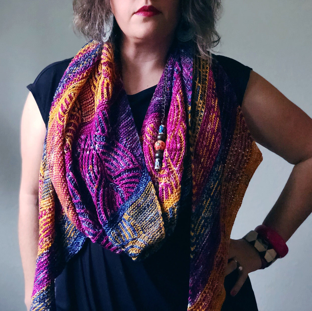 Patron tricot châle Arcana de Knit Graffiti Designs