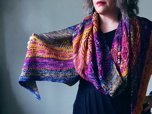 Patron tricot châle Arcana de Knit Graffiti Designs