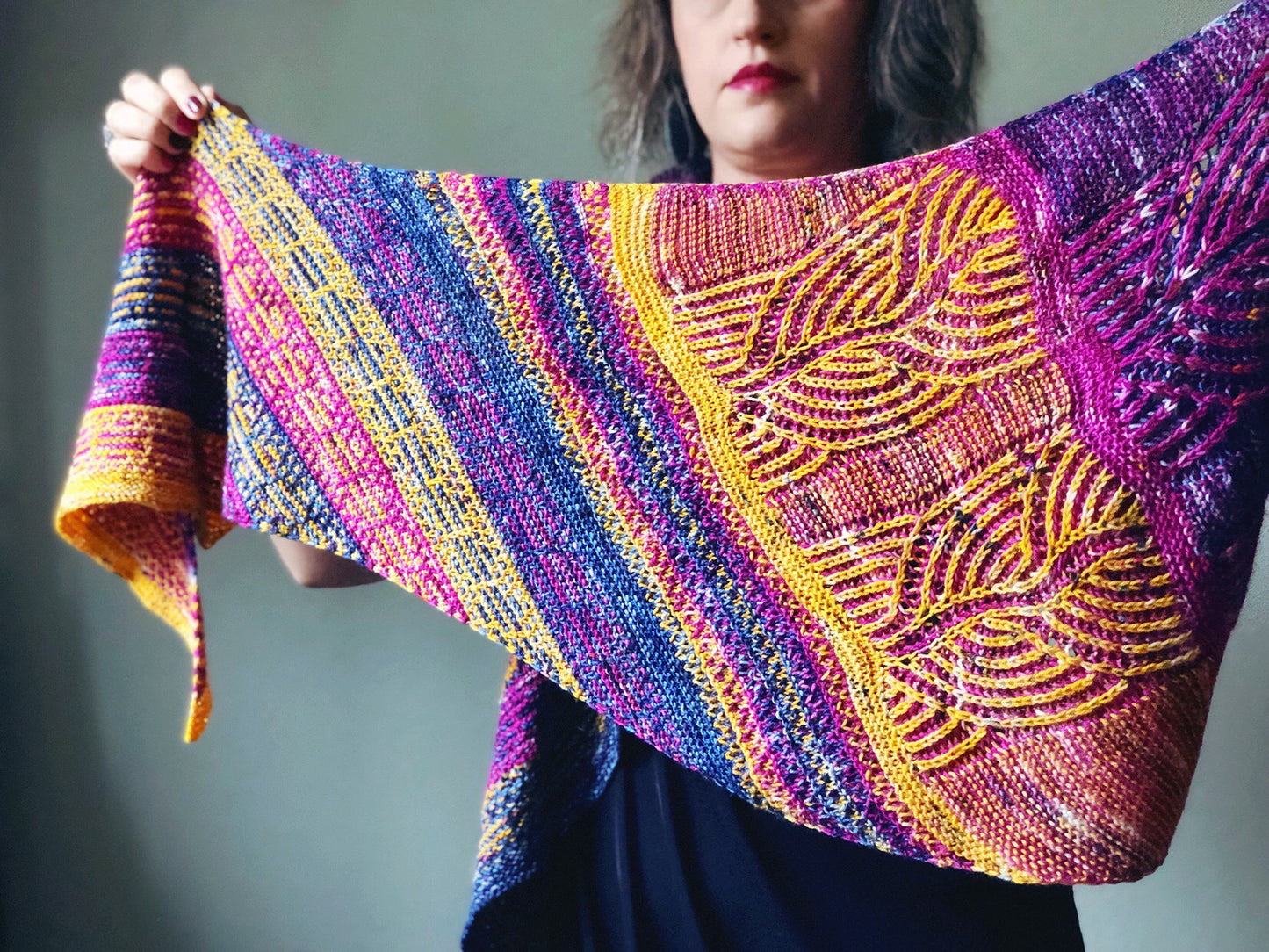 Patron tricot châle Arcana de Knit Graffiti Designs
