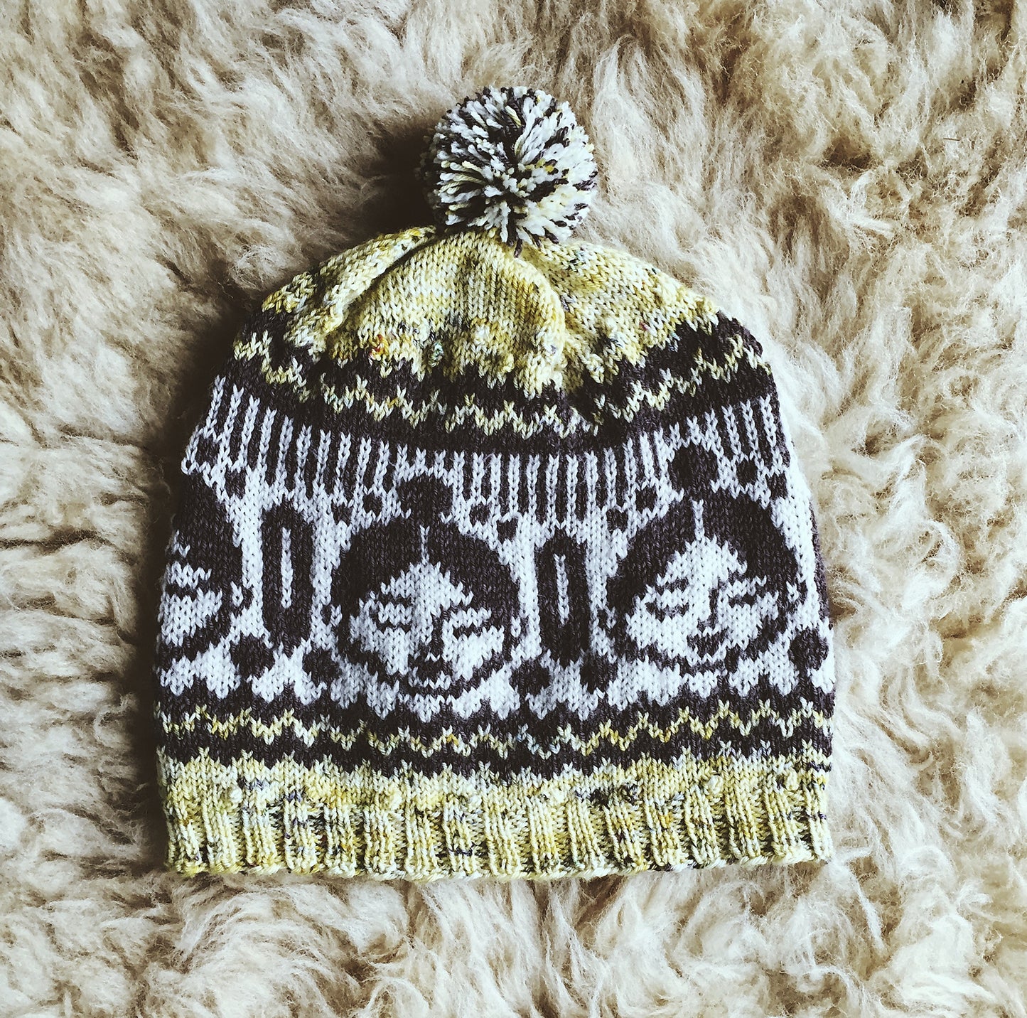 patron tricot bonnet jacquard Lilou par Boyland Knitworks en Français
