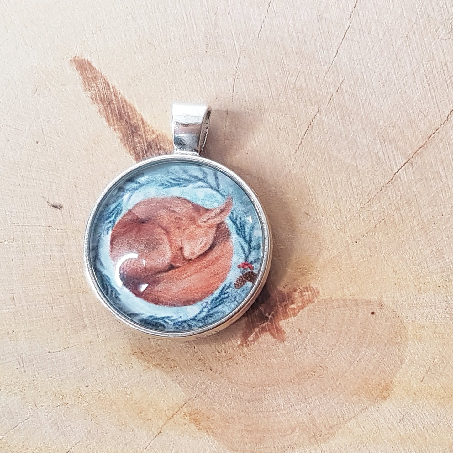 Embroiderer's Magnet (or Magnet) Frosted Wood