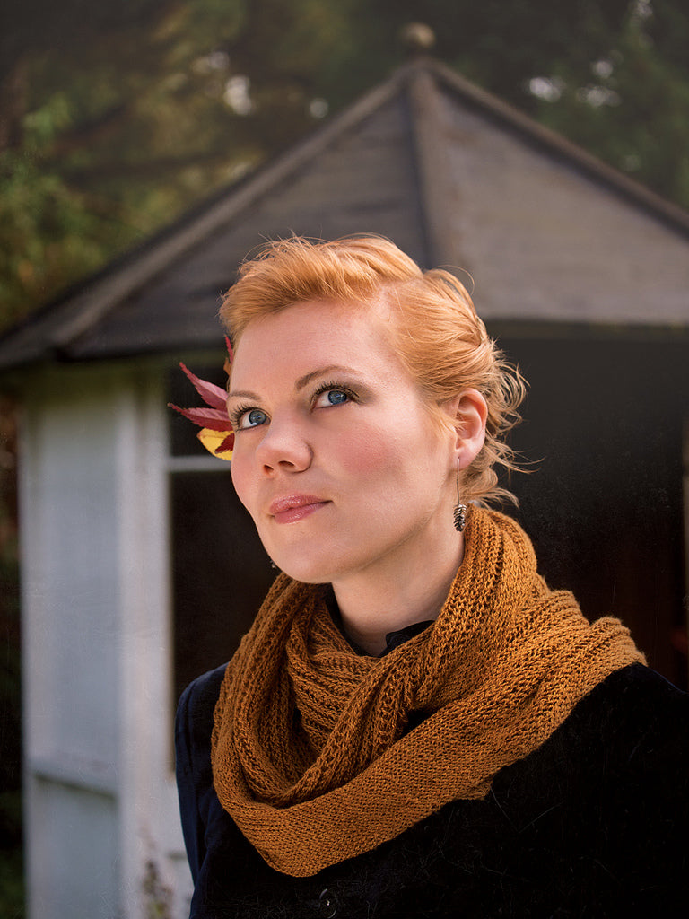 Barley Sugar lace snood knitting pattern by Ysolda Teague