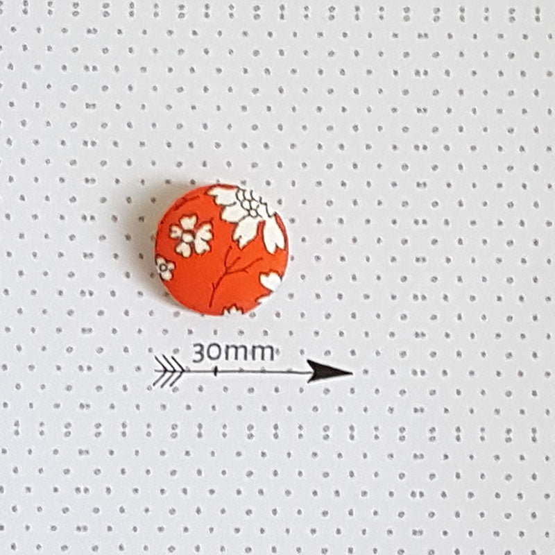 Bouton en tissu Liberty fleuri