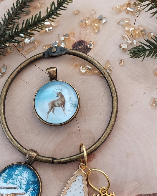 Embroiderer's magnet (or Magnet) Winter Night