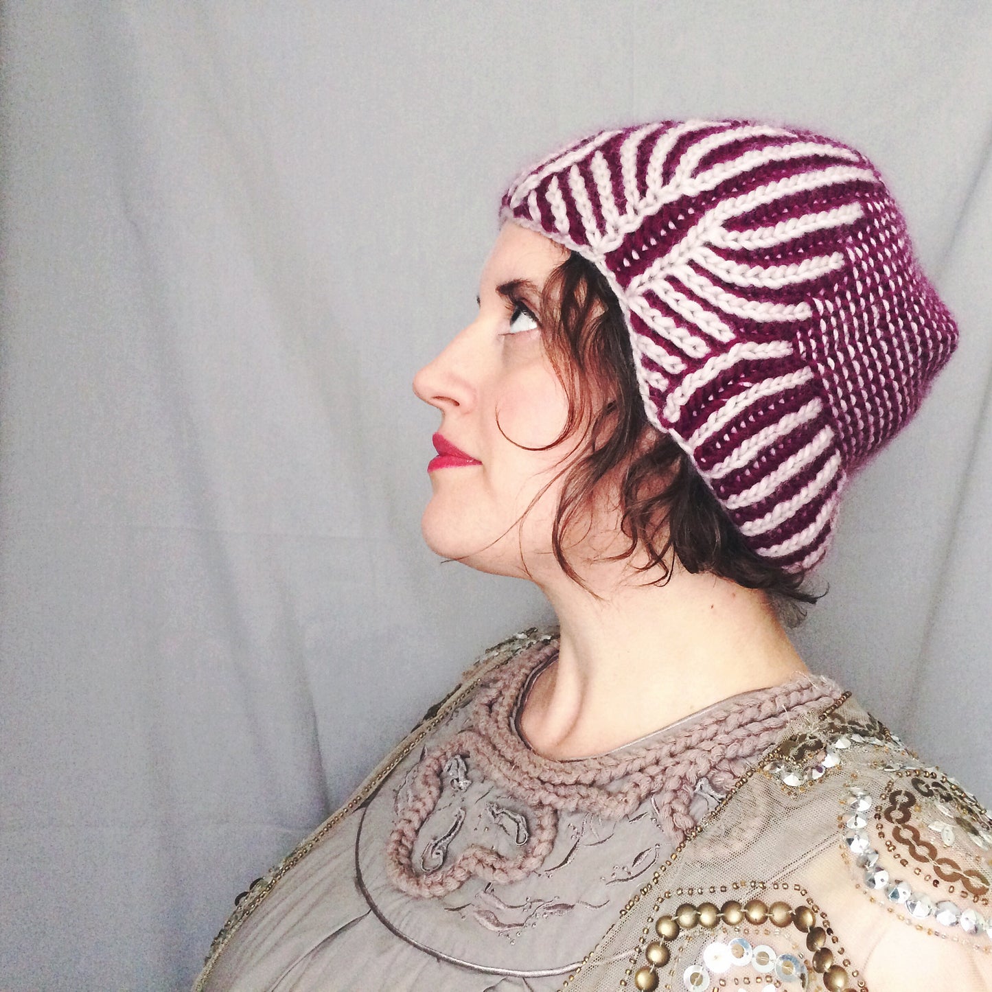 Patron tricot bonnet Madness de Knit Graffiti Designs