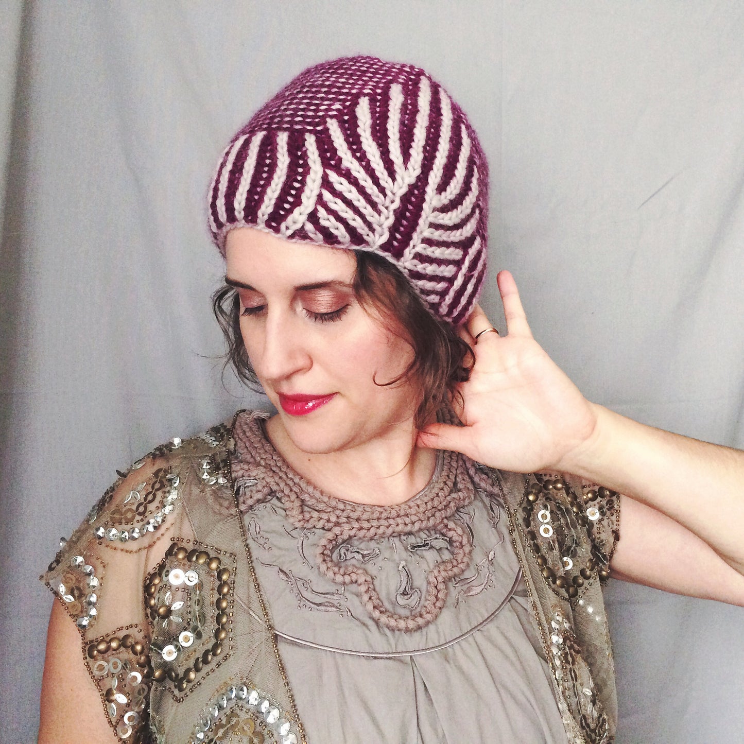 Patron tricot bonnet Madness de Knit Graffiti Designs