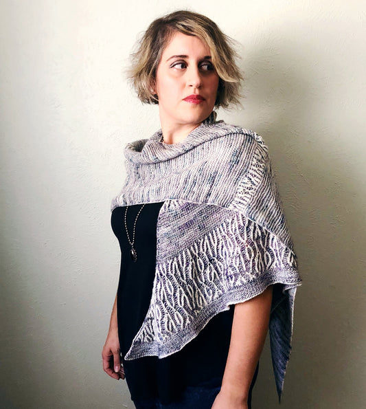 Stellaire shawl knitting pattern from Knit Graffiti Designs