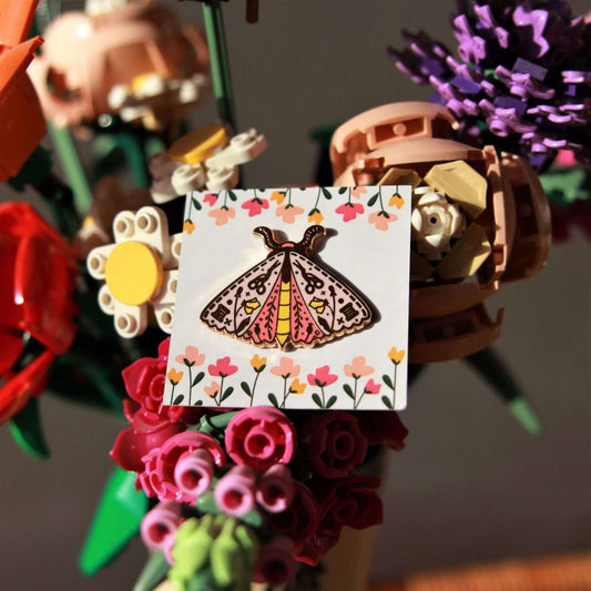 Stitchonomy - Aimant de Brodeuse Papillon de Printemps