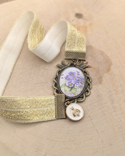 📖 Marque-page cabochon – 🌸 Bouquet de Violettes