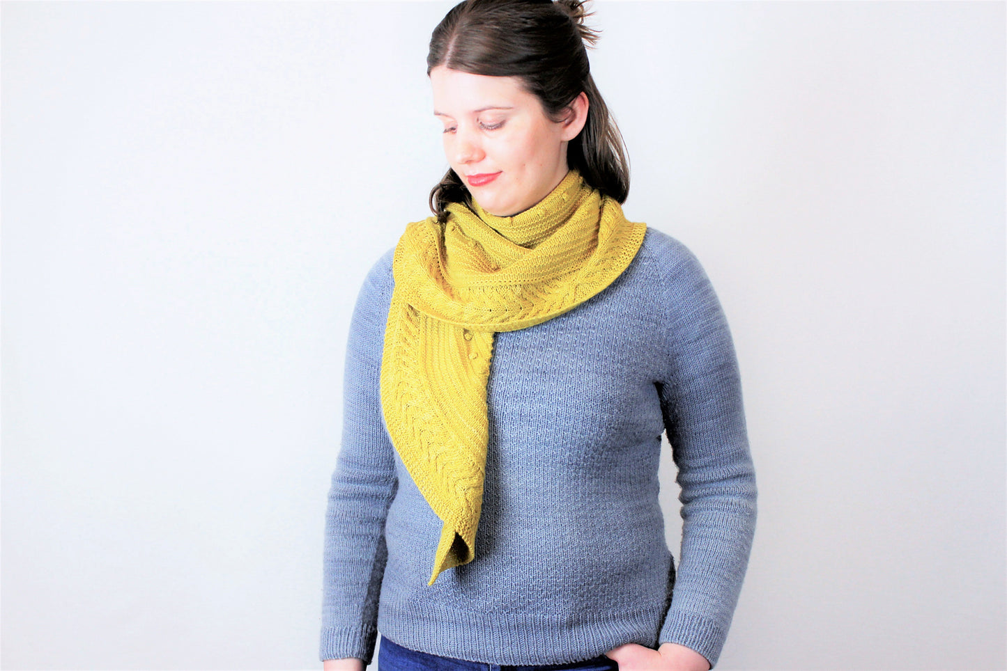 patron tricot châle Bush Wattle de The Sweater Collective en Français