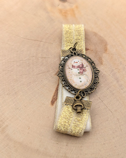 📖 Marque-page cabochon – Flocons et Pompon