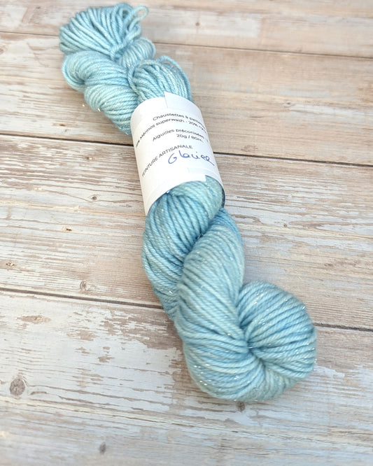 🧵 Mini écheveau teint à la main - Chaussettes à paillettes Glacier