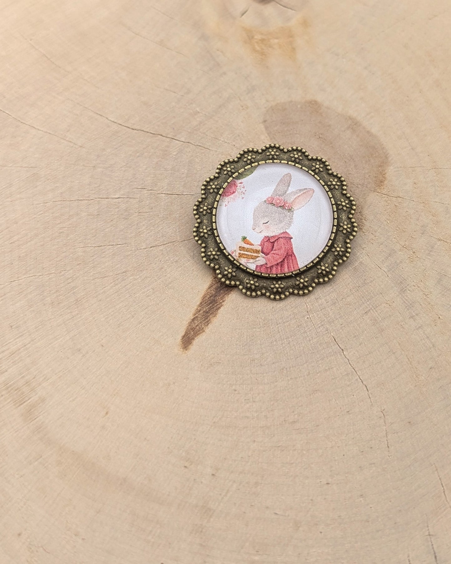 🎀 Broche – L'Anniversaire de Lucette