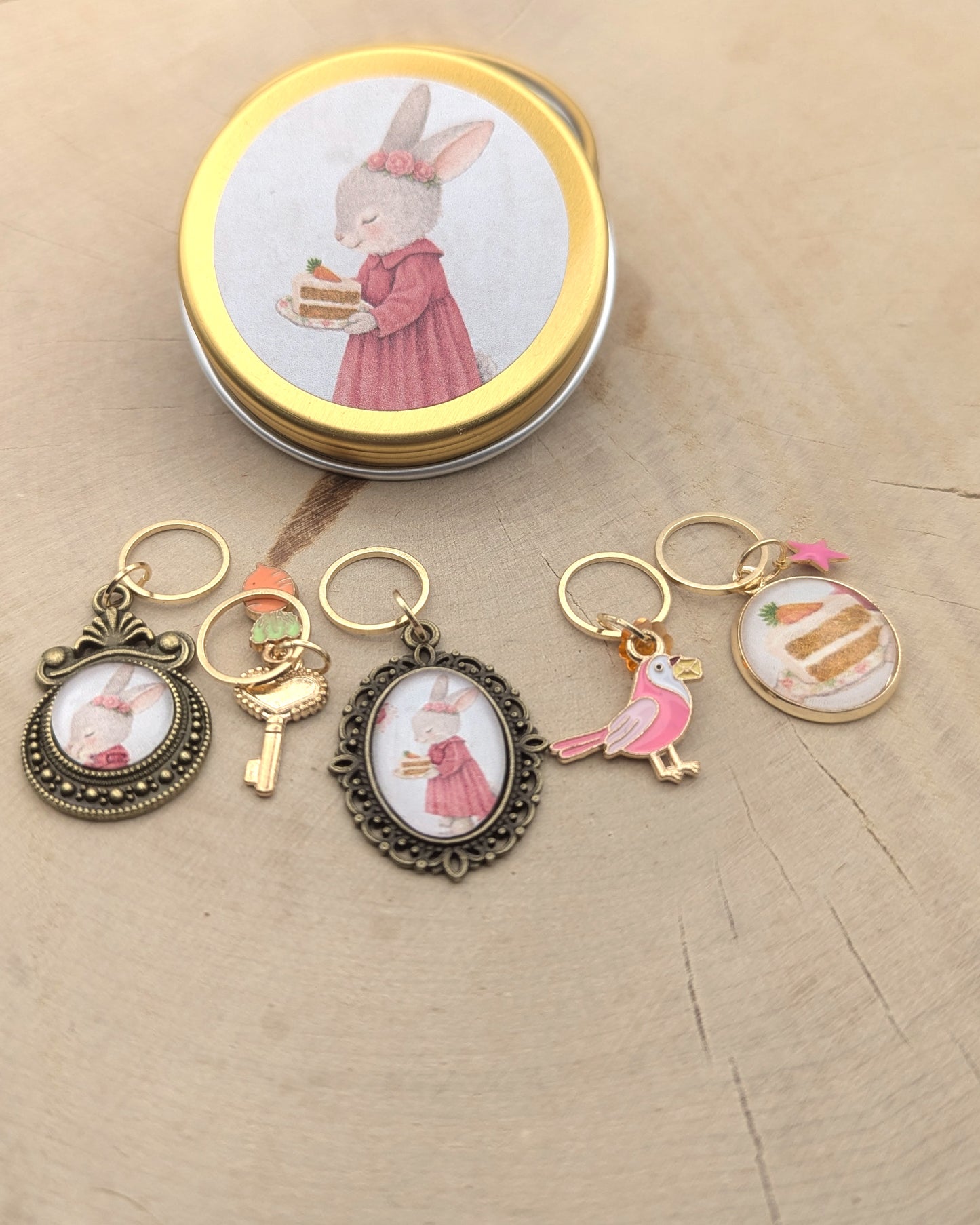 🧶 Ensemble de 5 marqueurs tricot – L'Anniversaire de Lucette