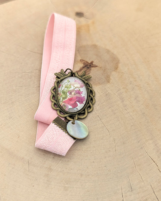 📖 Marque-page cabochon – Pois de Senteur