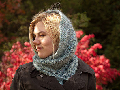 Peaks Island Hood hooded scarf knitting pattern by Ysolda Teague