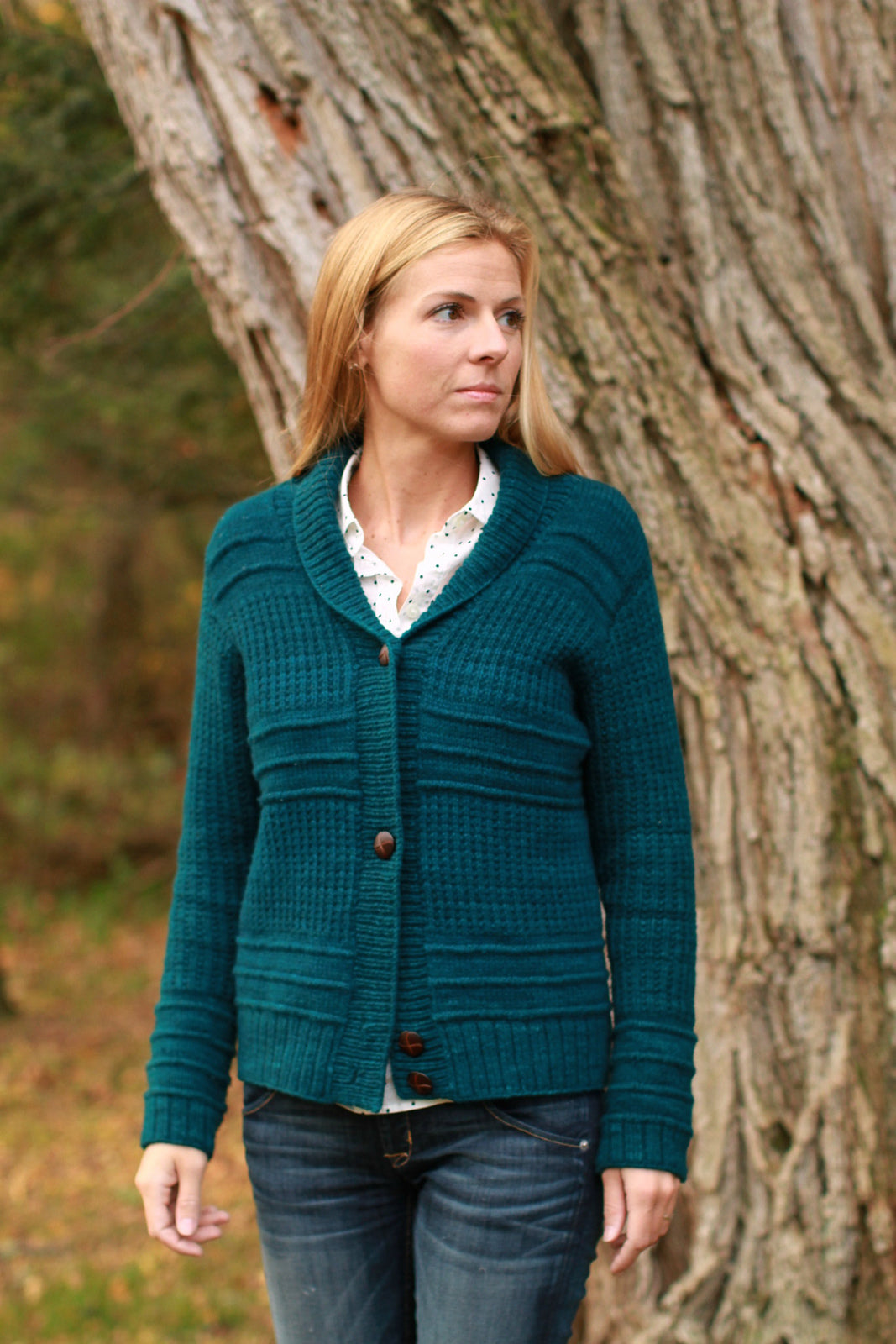 Warren cardigan knitting pattern by Amy Miller