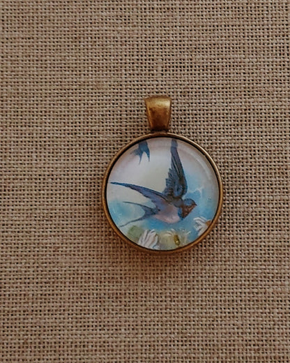 Embroiderer's magnet (or Magnet) Swallows