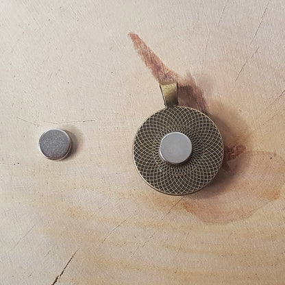 Embroiderer's magnet (or Magnet) La Mini Ferme