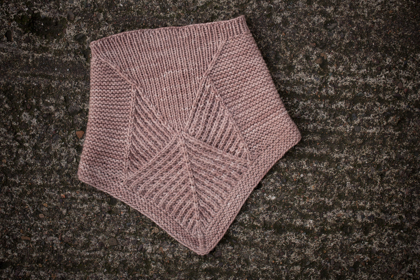 Dragoste collar knitting pattern by Ysolda Teague