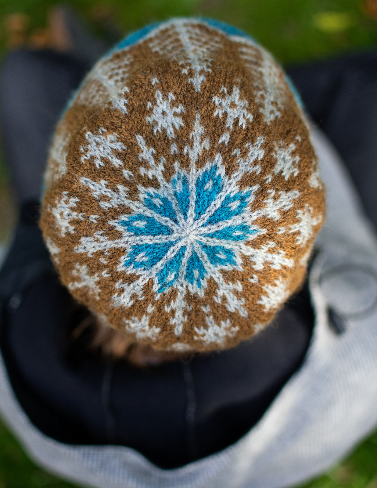 Gledi hat knitting pattern by Ysolda Teague
