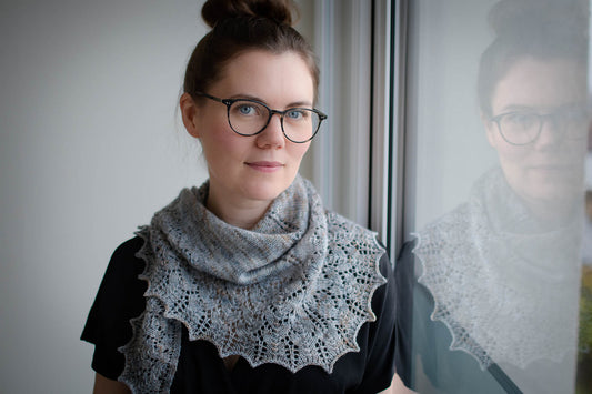 Ishbel shawl knitting pattern by Ysolda Teague