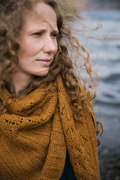 Elfriede shawl knitting pattern from Very Shannon