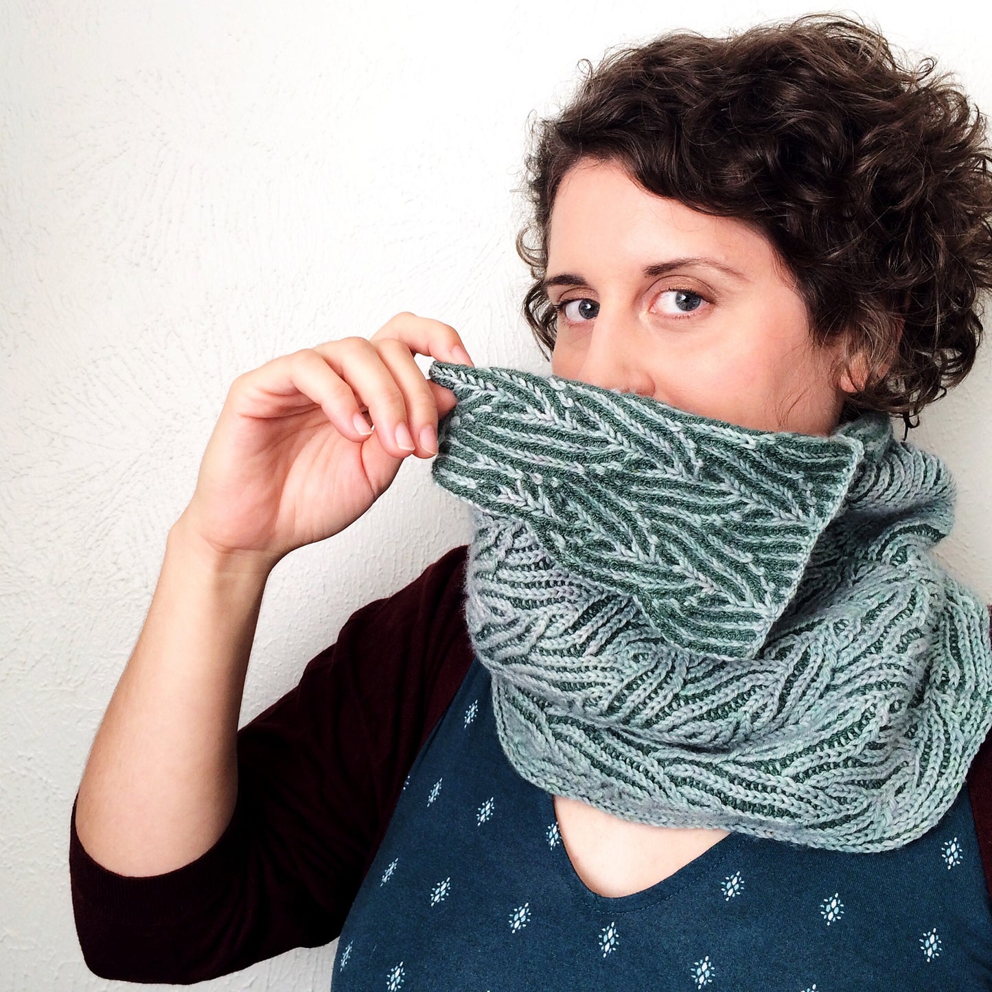 Whisp collar knitting pattern from Knit Graffiti Designs